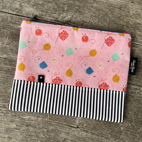 Yarn Balls Notions Pouch - Medium