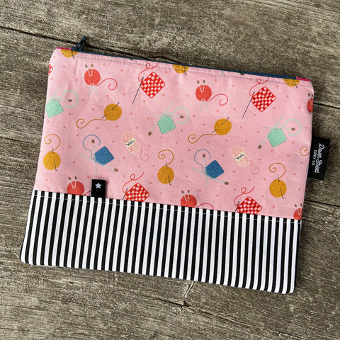 Yarn Balls Notions Pouch - Medium